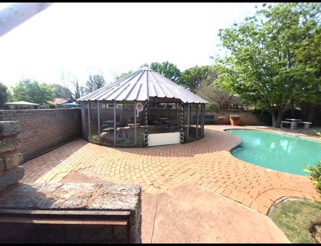 BUSINESS FOR SALE IN GARTHDALE